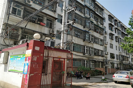 河畔花城3室2厅1卫114㎡价格面议